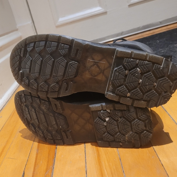 Doc Martens Airwair Boots - Picture 4 of 6